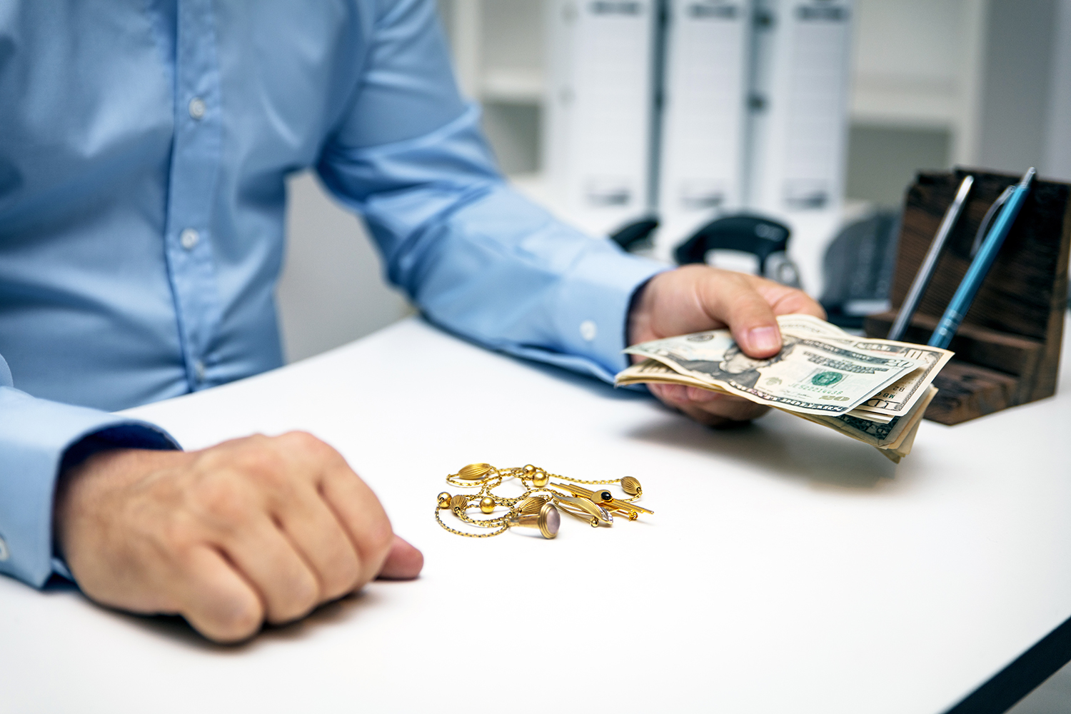 Avail Gold Loan with minimum Jewellery